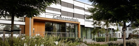 Het gemeentehuis van Waddinxveen aan de Beukenhof 1